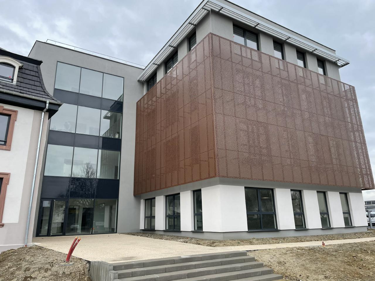 Bureau Saint-Louis 1816m² Location bureau Saint-Louis Haut-Rhin OLBUR2111229 2